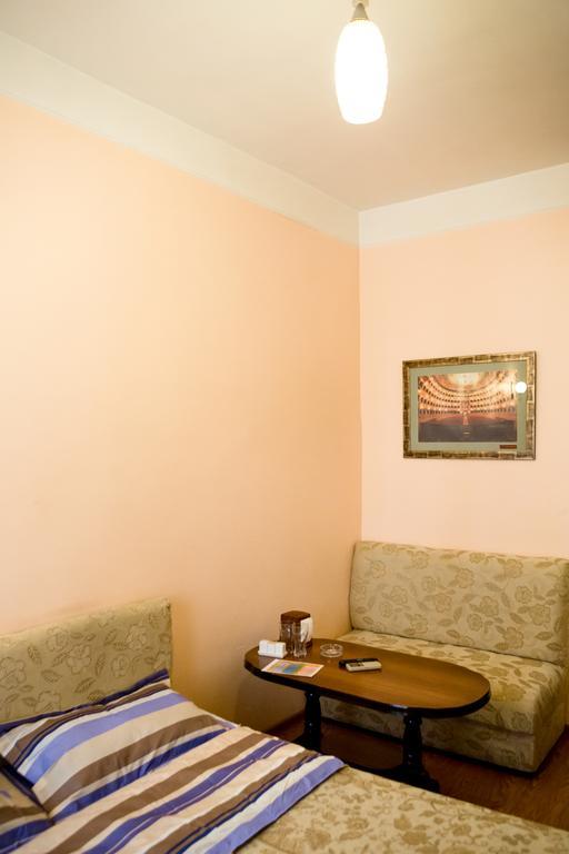 יירבאן Hotel Mini מראה חיצוני תמונה