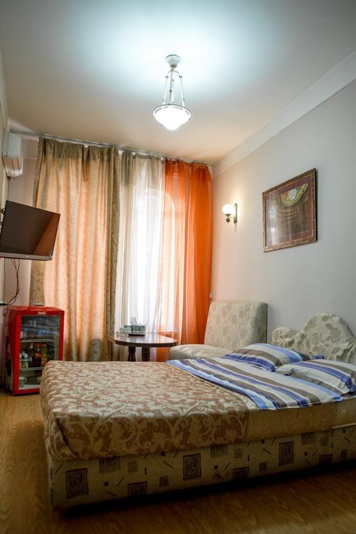 יירבאן Hotel Mini מראה חיצוני תמונה